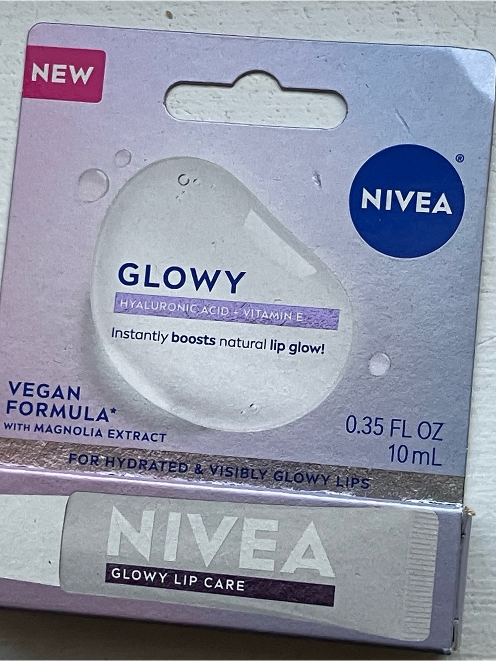 Nivea Vegan Hyaluronic Acid Glowy Lip Care